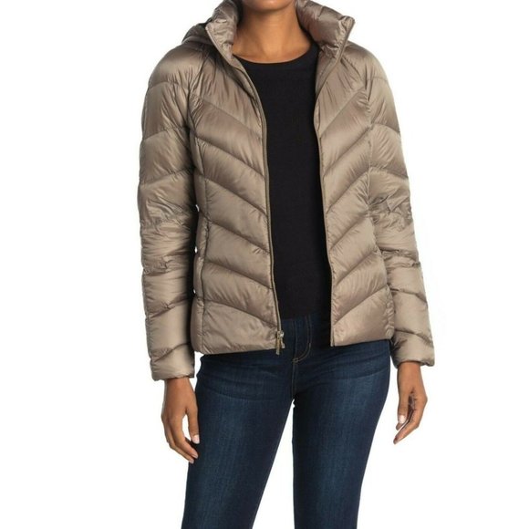 MICHAEL Michael Kors Jackets & Blazers - Michael Kors Short Hooded Packable Down Puffer Jacket